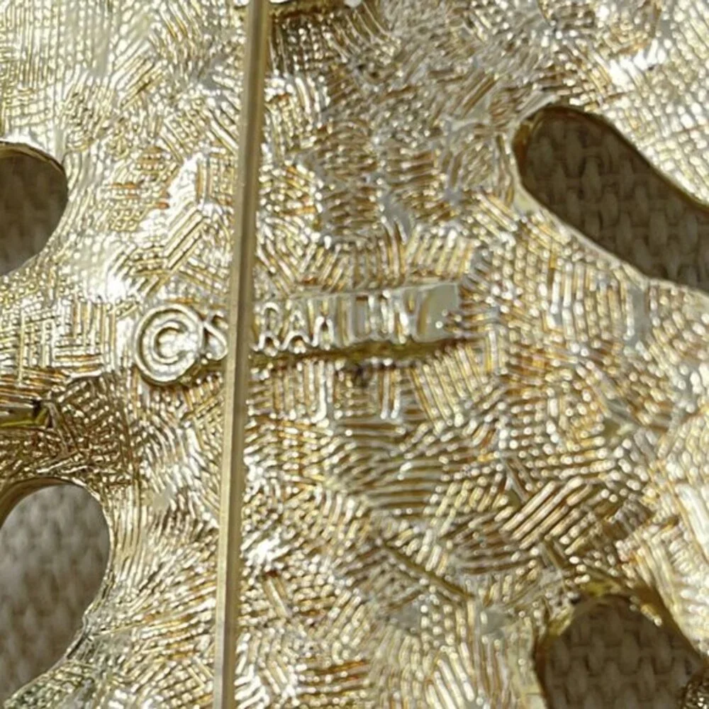 Sarah Coventry Vintage Gold-Tone Leaf‎ Brooch Pin Classic Simple Minimal